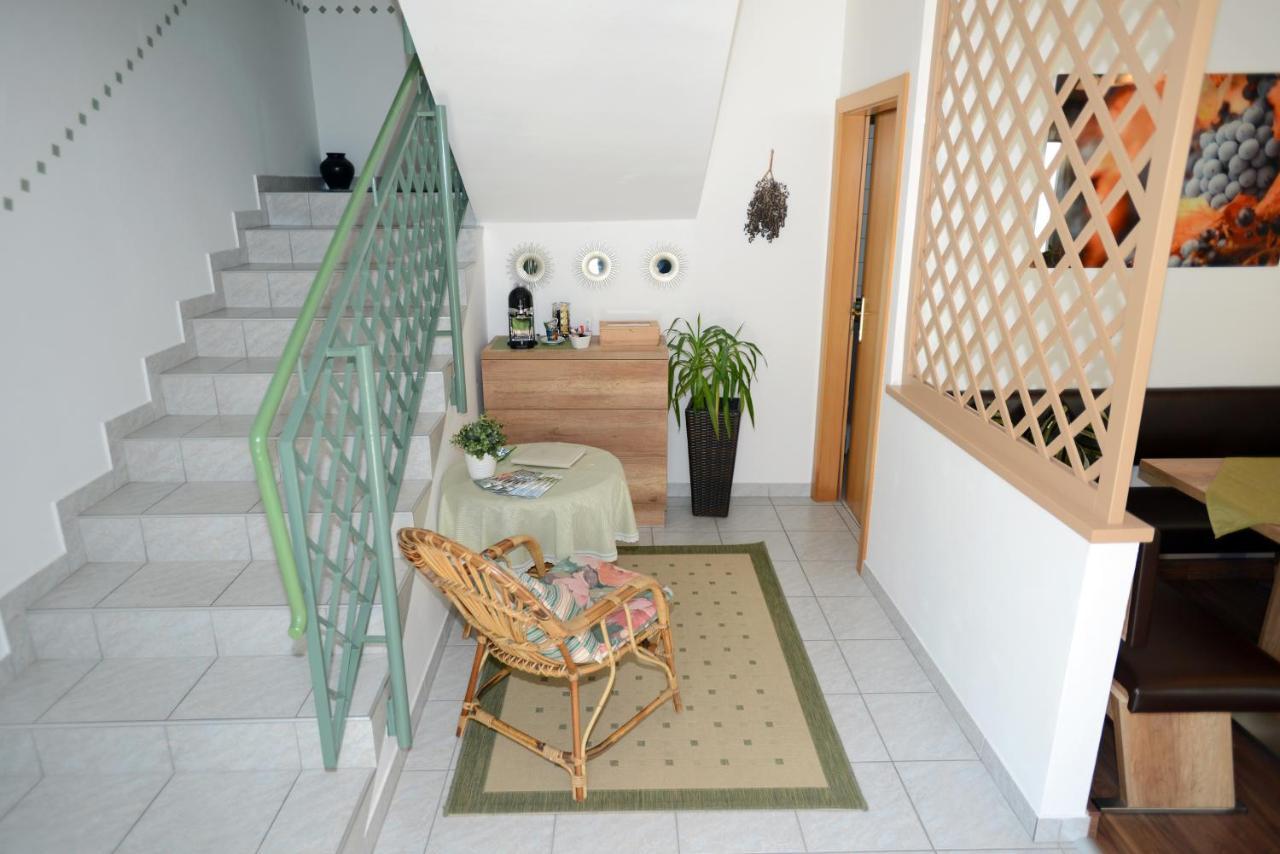 Weingut Apartment Hildegard Gangl Ильмиц Экстерьер фото